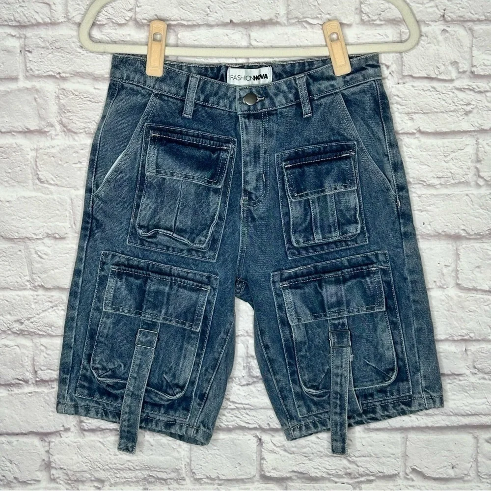 NWT Fashion Nova In My Own Lane Non Stretch Cargo Shorts-Denim